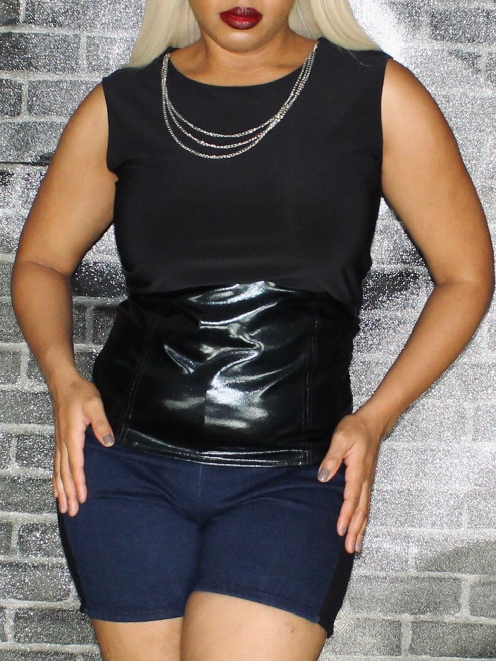 Sleeveless Cincher T-Removable Chain