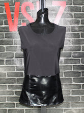 Load image into Gallery viewer, Cincher T-Black-Removable Chain-Limited Quantity

